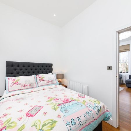 Stylish Holiday/Short Let - 1 Bedroom Apartment. Londres Extérieur photo